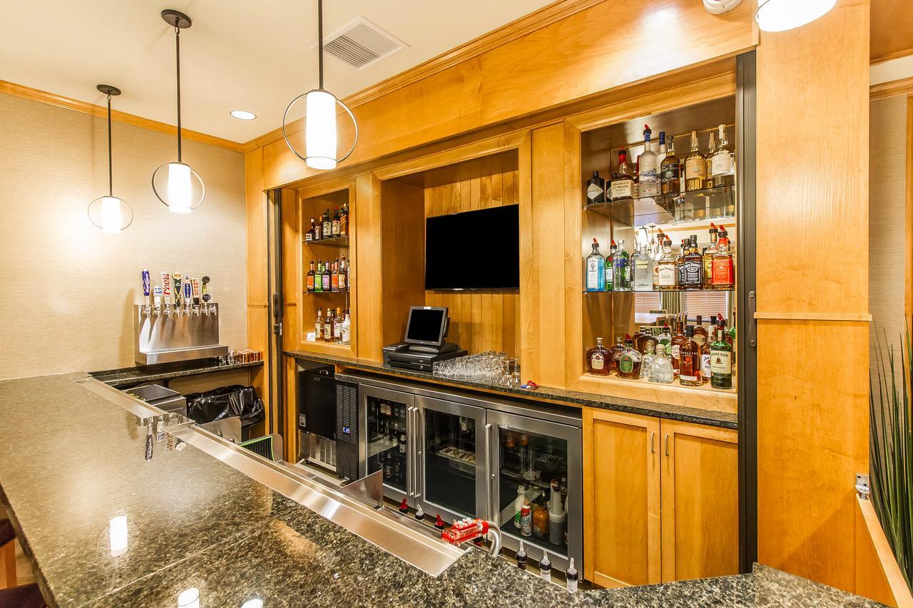 Mainstay Suites Stanley Экстерьер фото
