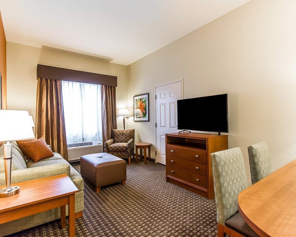 Mainstay Suites Stanley Экстерьер фото