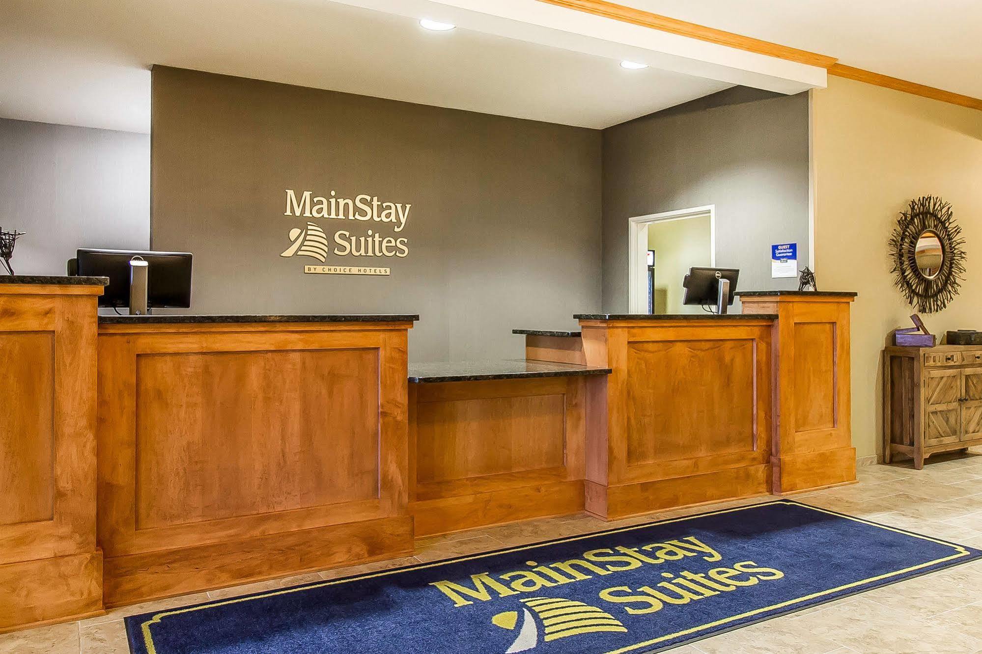Mainstay Suites Stanley Экстерьер фото