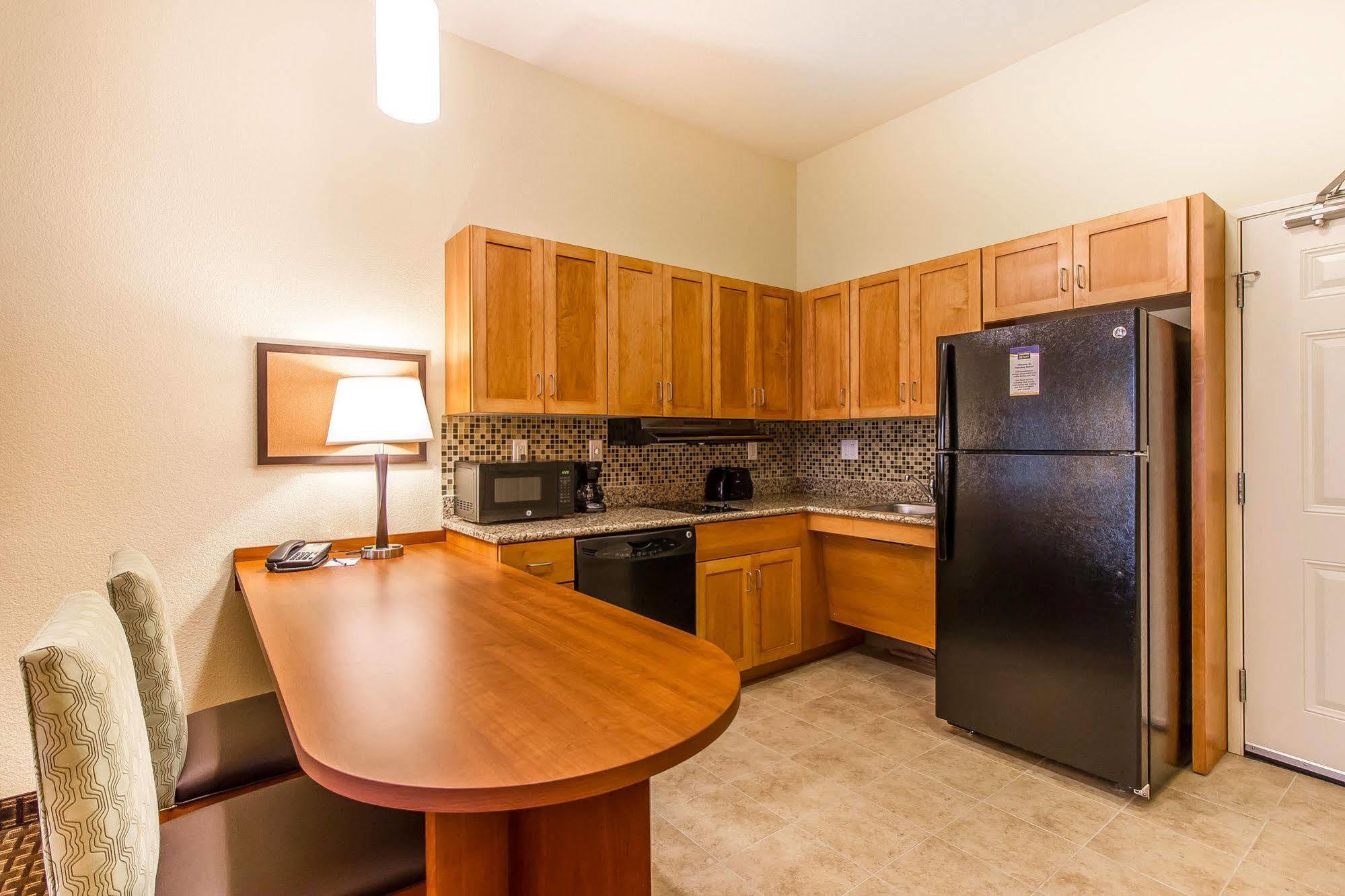 Mainstay Suites Stanley Экстерьер фото