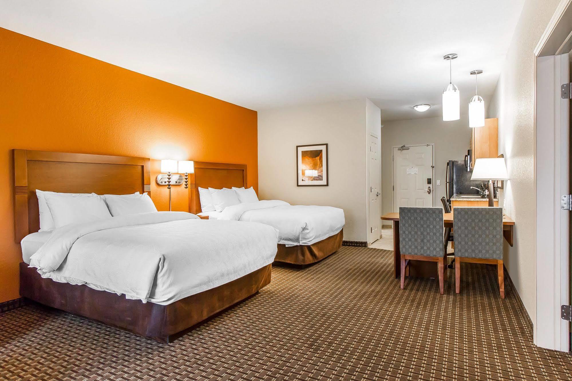 Mainstay Suites Stanley Экстерьер фото