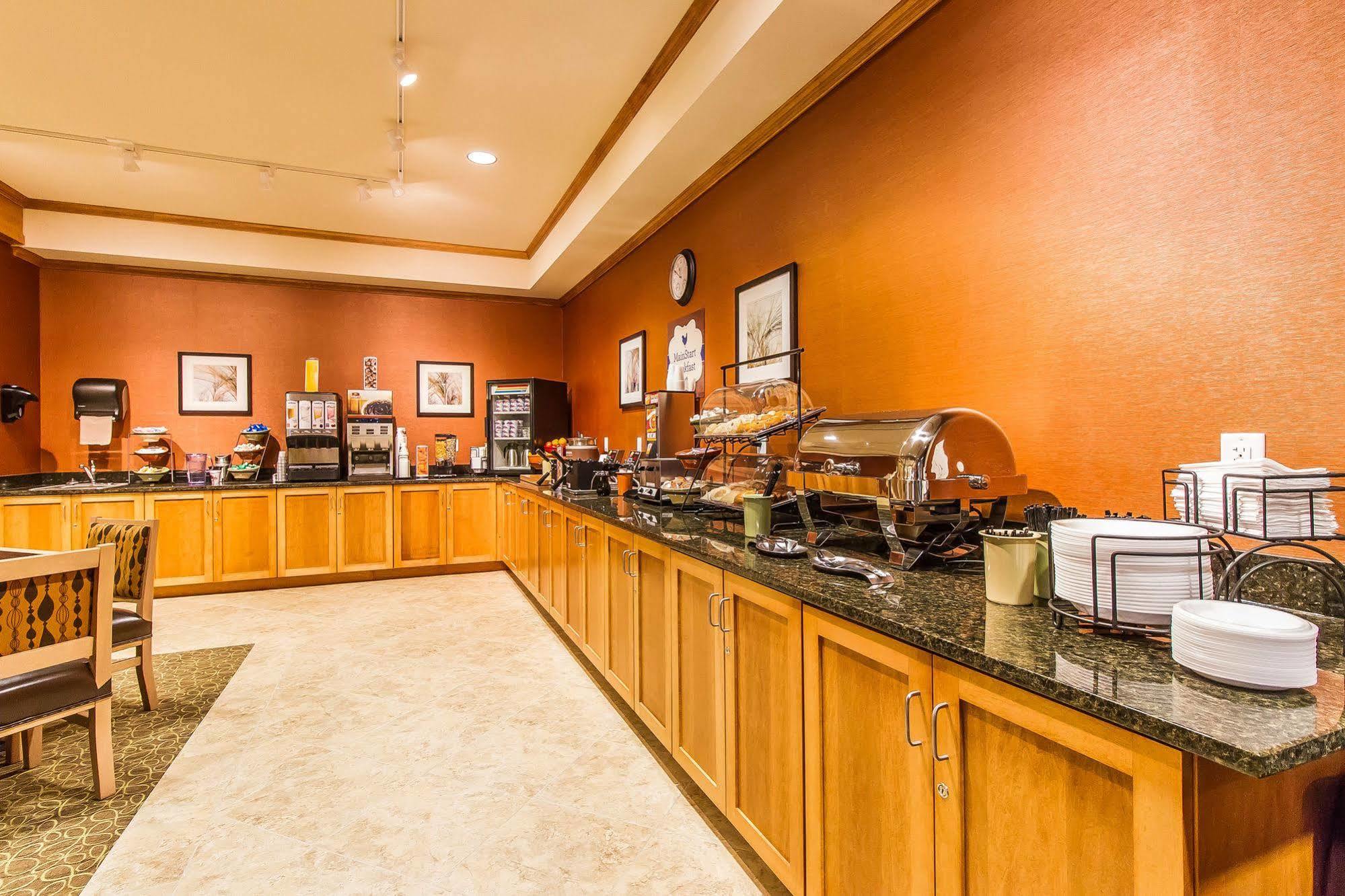 Mainstay Suites Stanley Экстерьер фото
