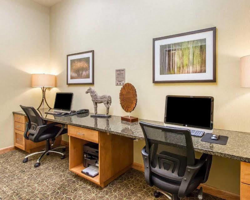 Mainstay Suites Stanley Экстерьер фото