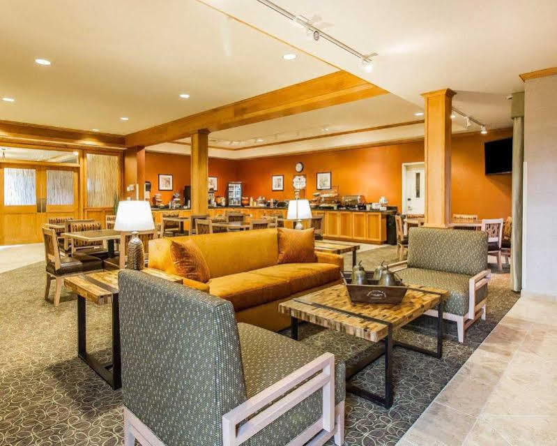 Mainstay Suites Stanley Экстерьер фото