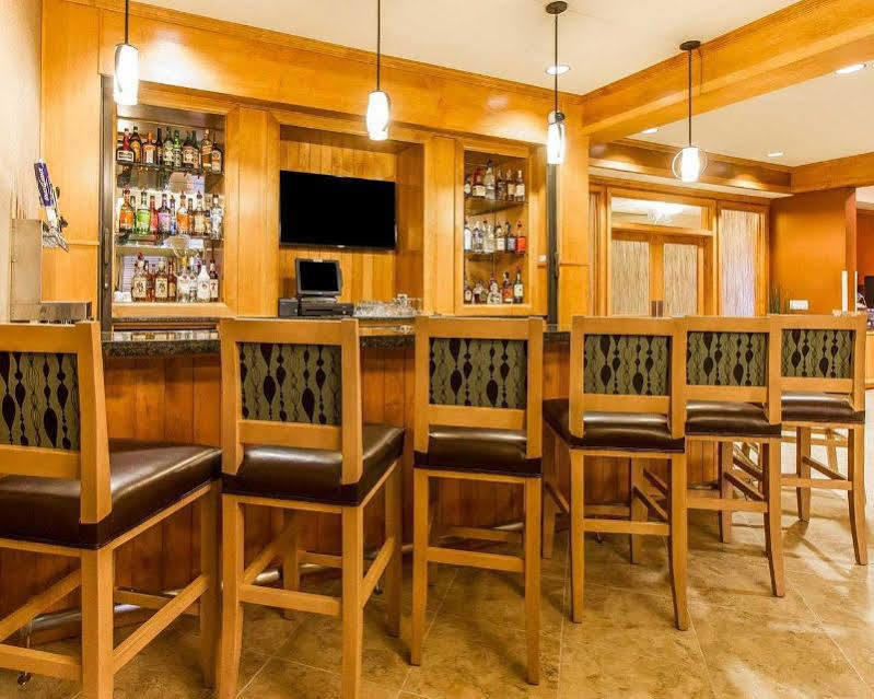 Mainstay Suites Stanley Экстерьер фото
