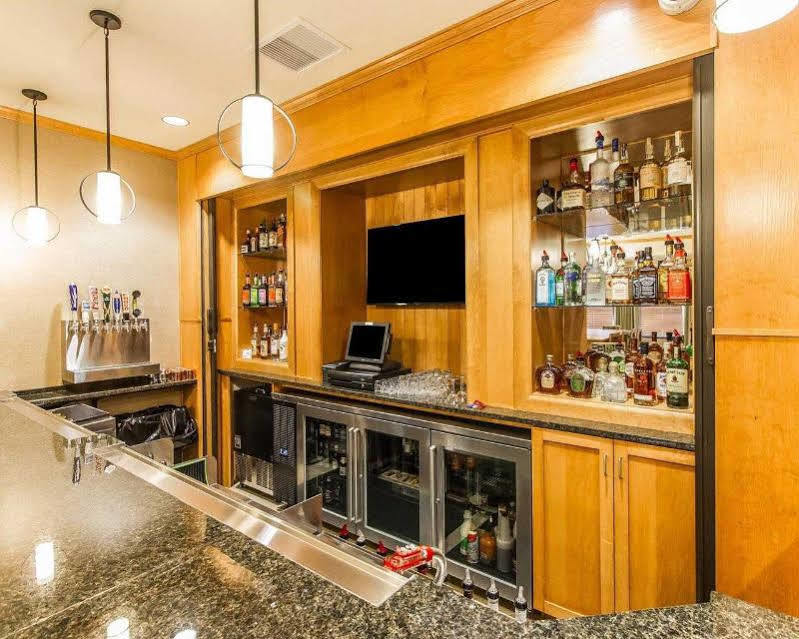 Mainstay Suites Stanley Экстерьер фото
